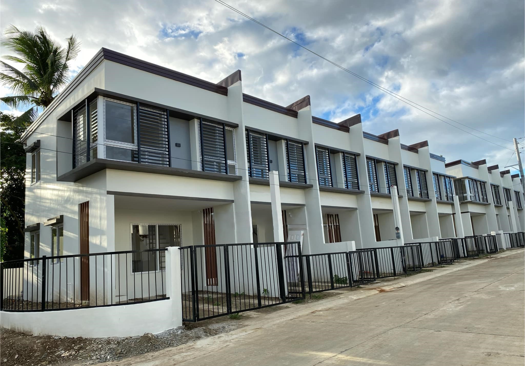 Townhouse Inner Unit - Ecoverde Homes Lipa