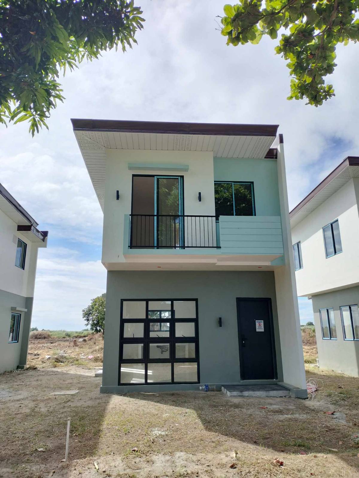 Single Attached Unit - Las Palmeras