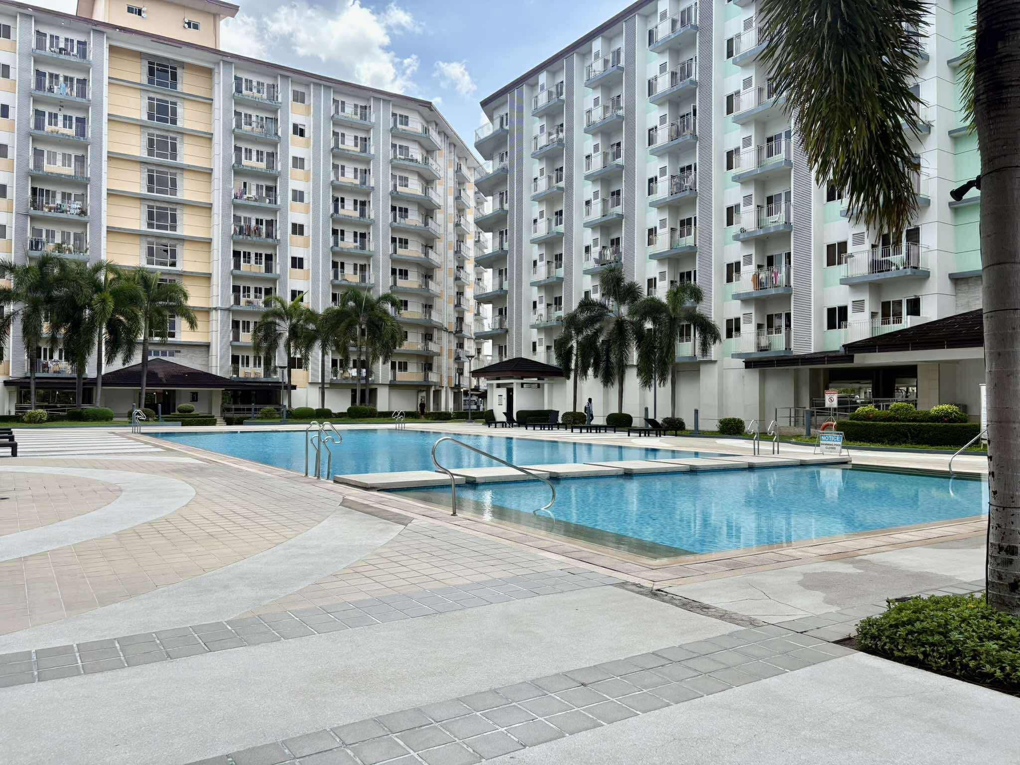 2 BR with balcony - Field Residences