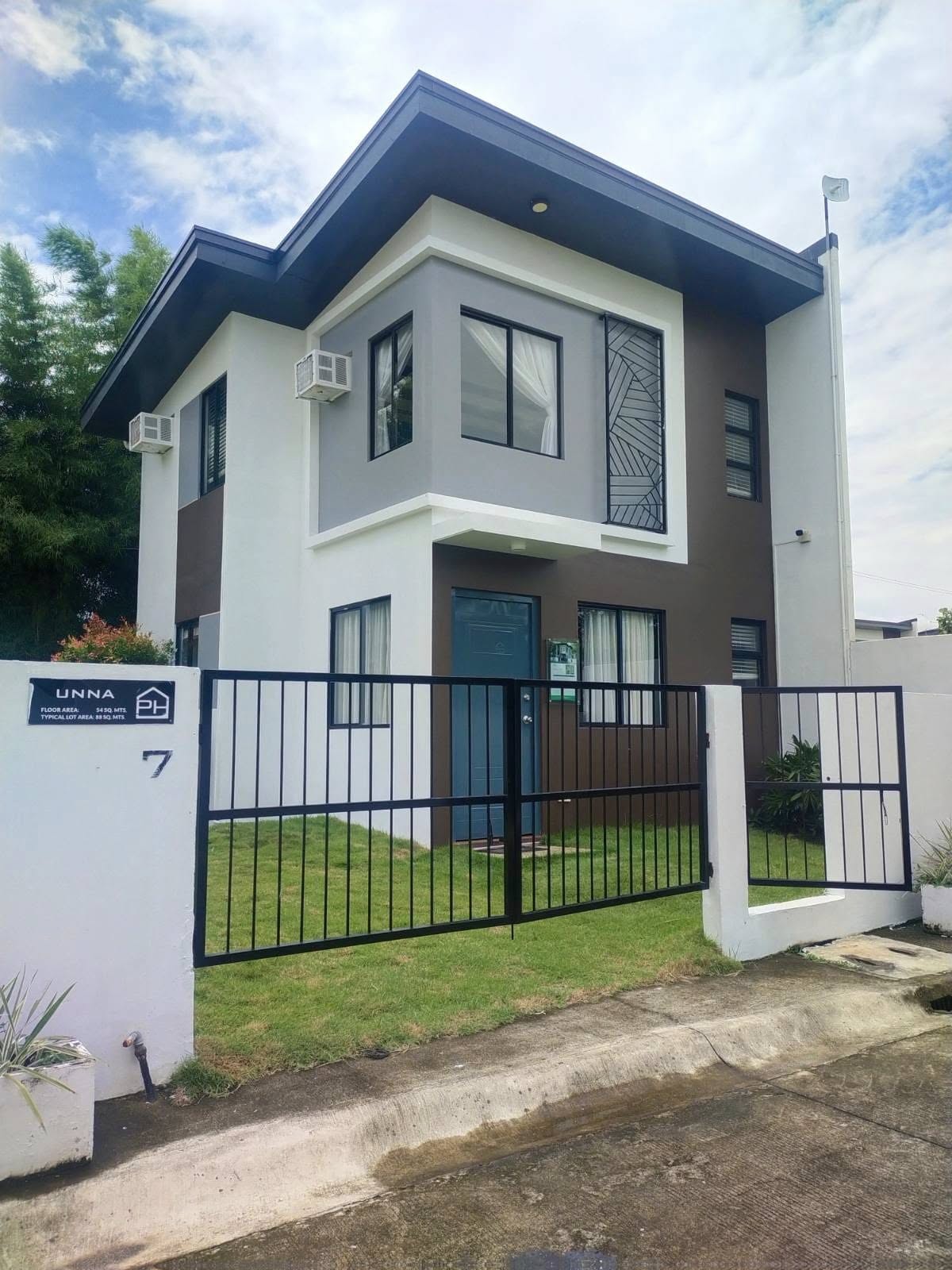 Unna Corner - Lipa