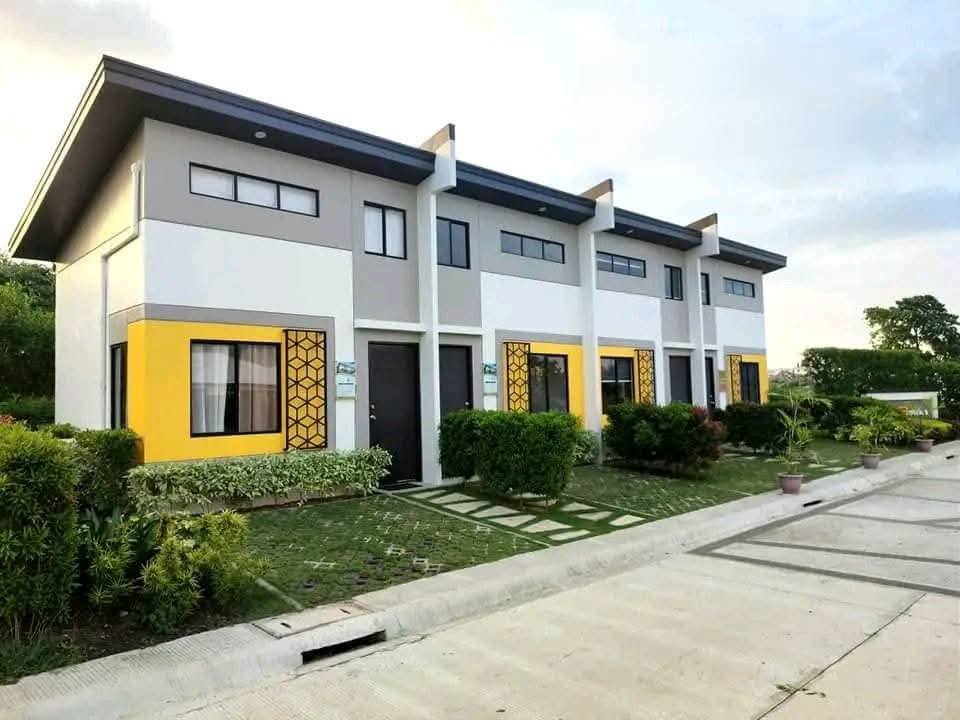 Alora End Corner - Sights Batangas