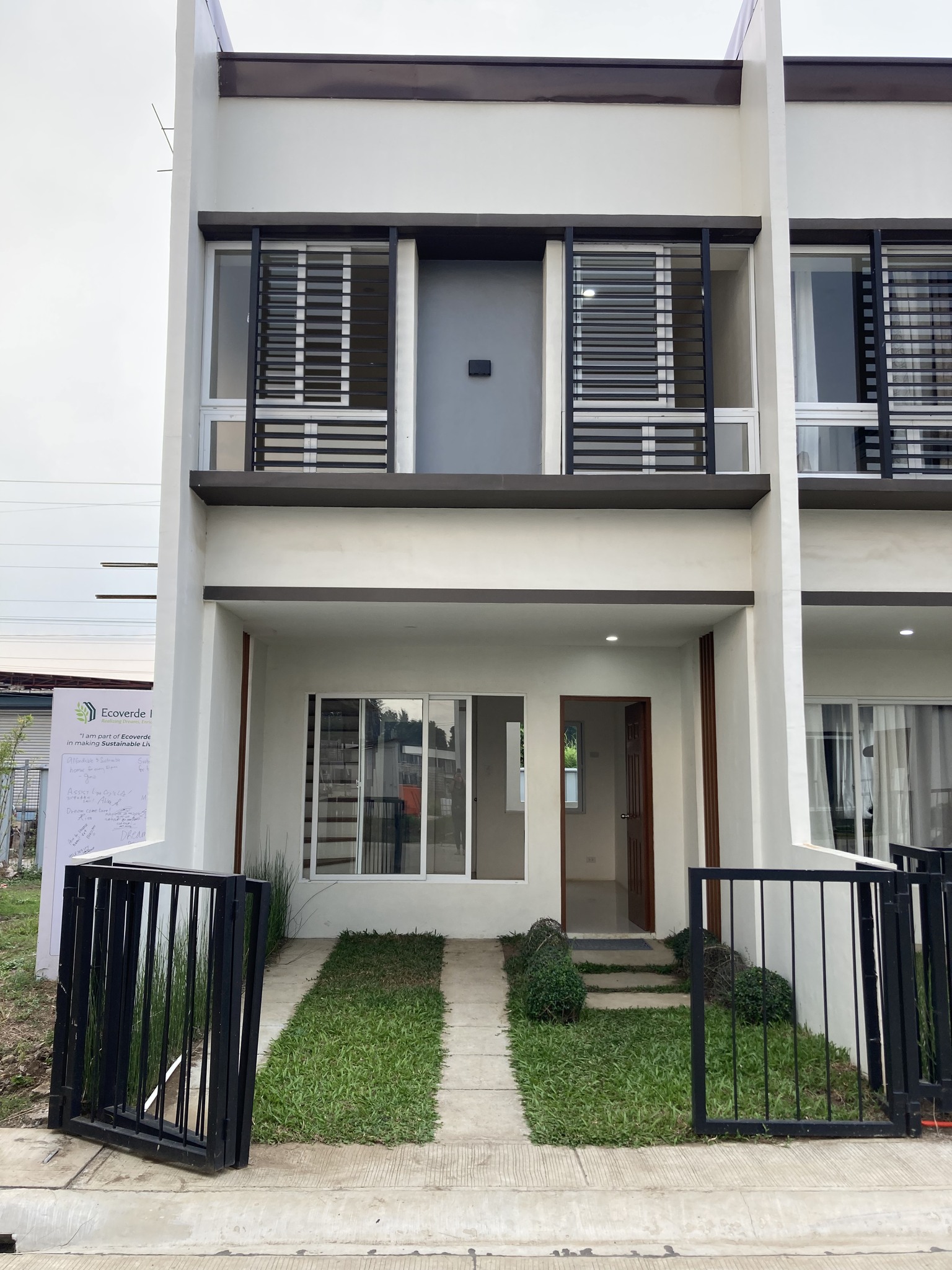 Townhouse End Unit - Ecoverde Homes Lipa