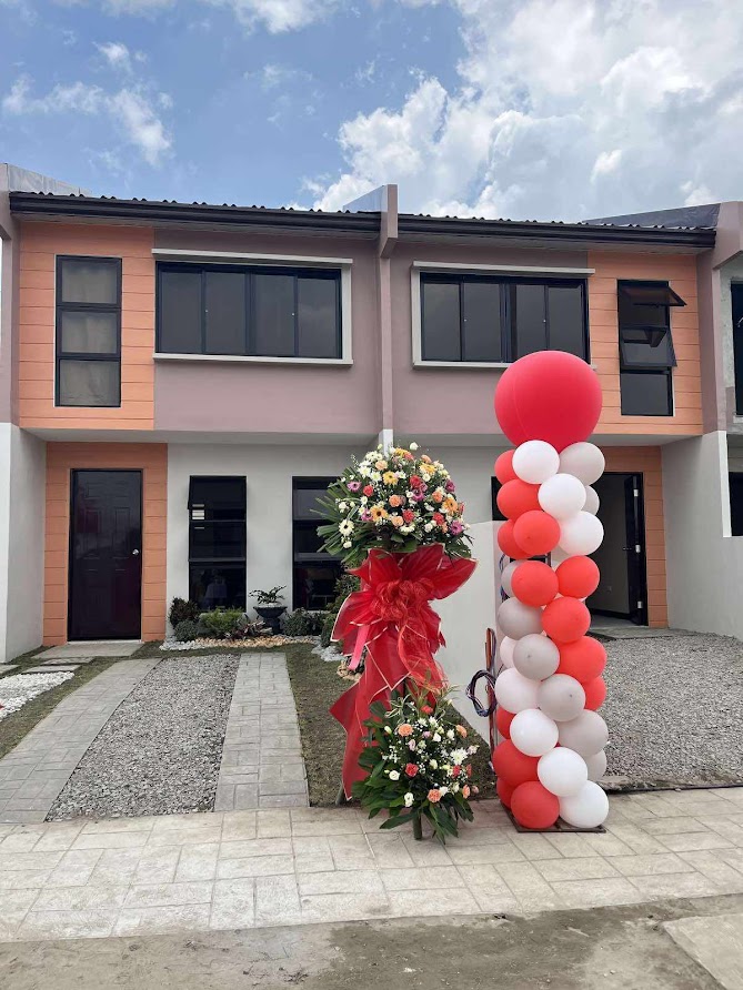 Townhouse Regular Unit BLK 36-39 - Deca Homes Pampanga