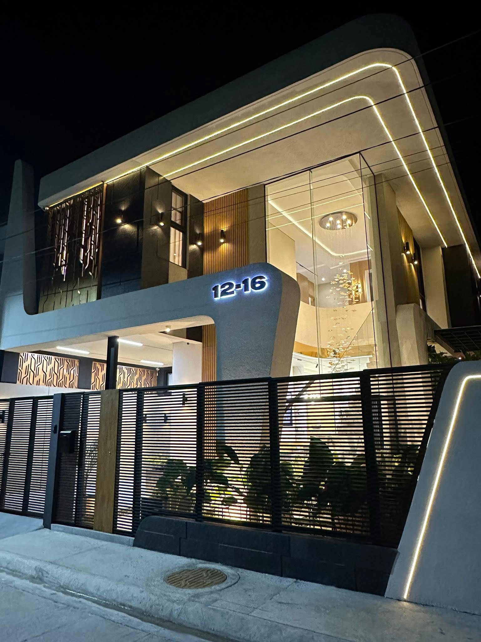 LUXURY HOUSE AND LOT FOR SALE