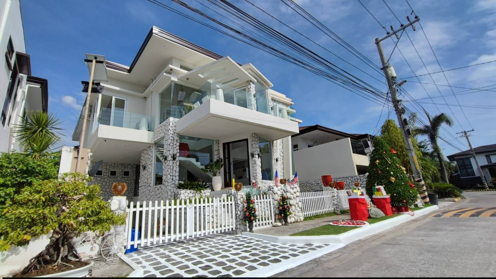 Fully Furnished Luxury House and Lot in Pampanga 
