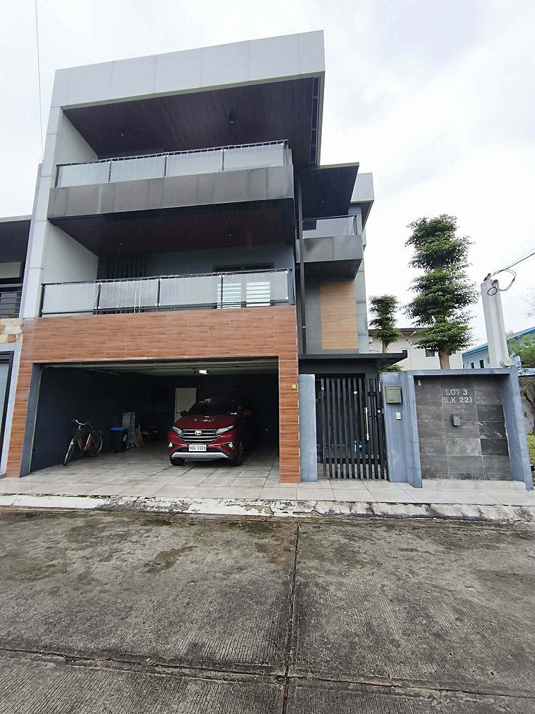 3 Storey Modern Home for Sale in Metrogate Subdivision, Angeles City