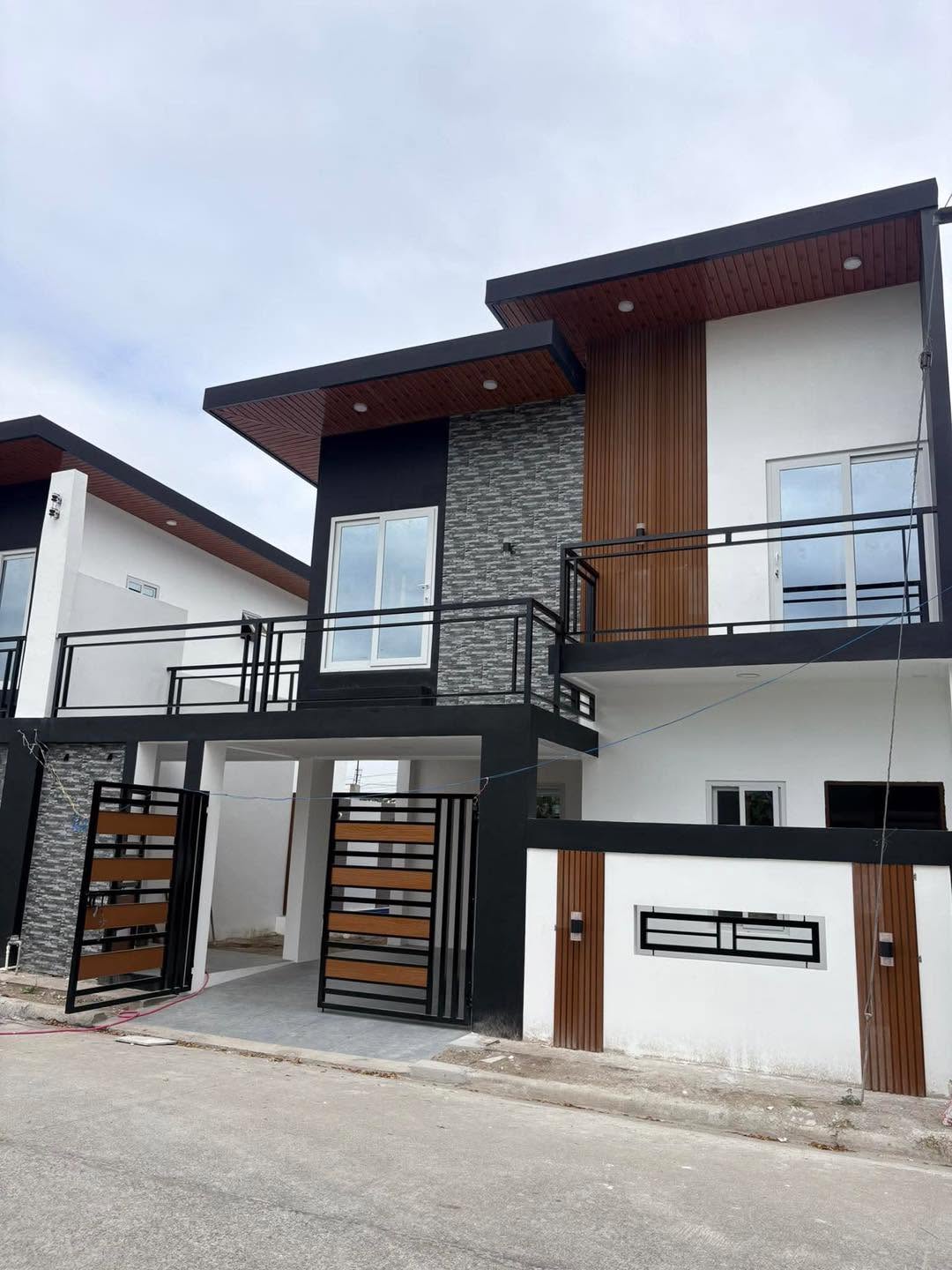 Brand New 4 Bedroom House with Pool 