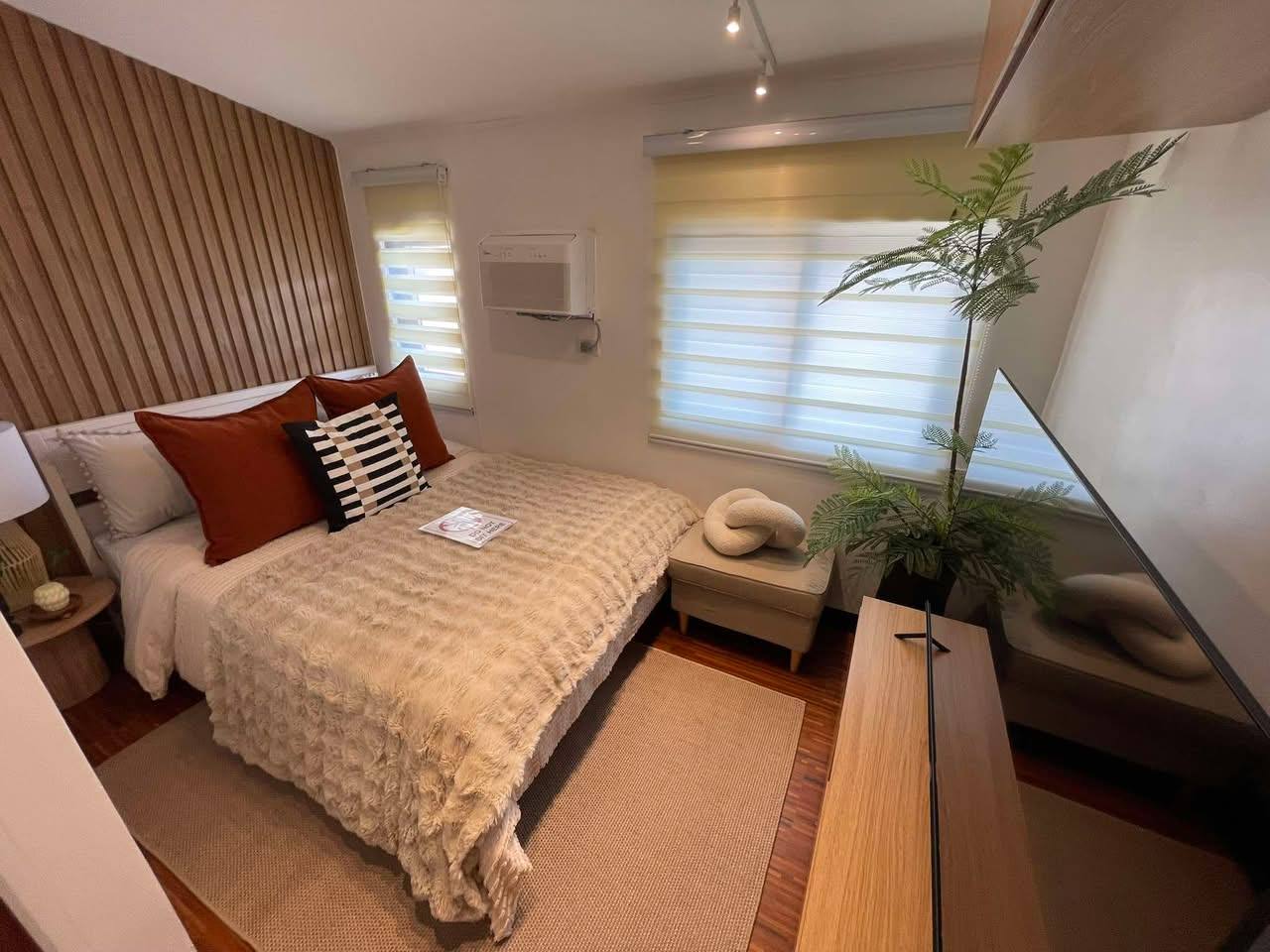 Townhouse Royale - Sameera Pampanga