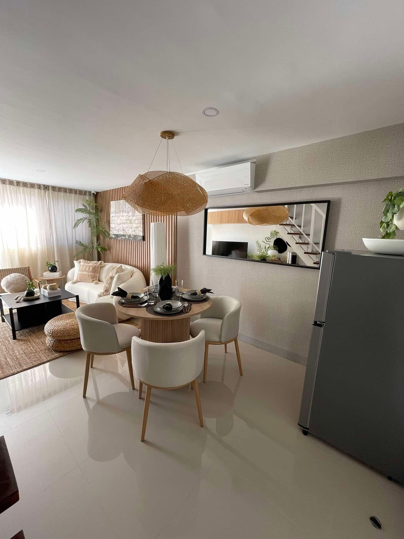 Townhouse Royale - Sameera Pampanga