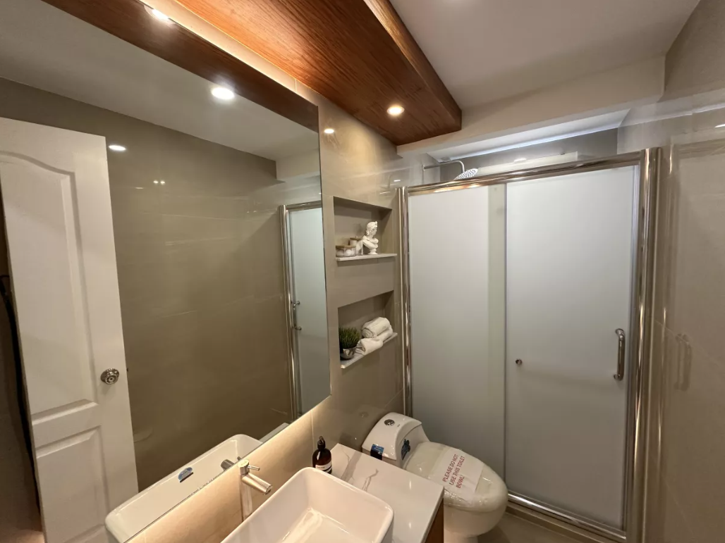 Julieta - Madonna Residences