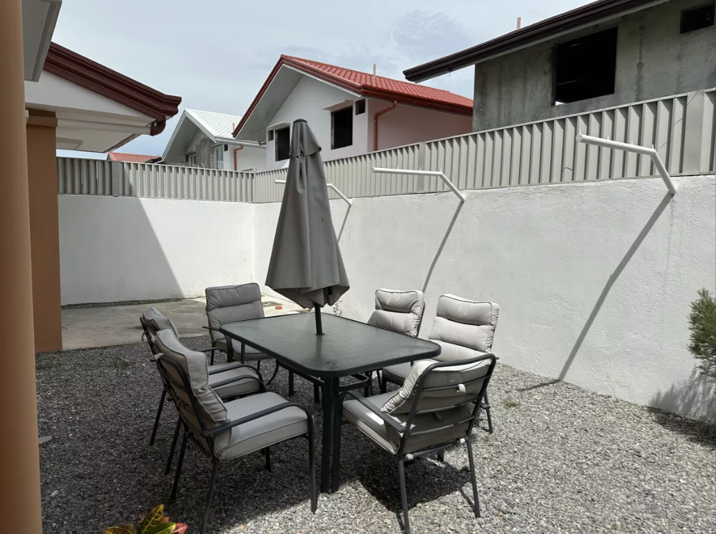 Julieta - Madonna Residences
