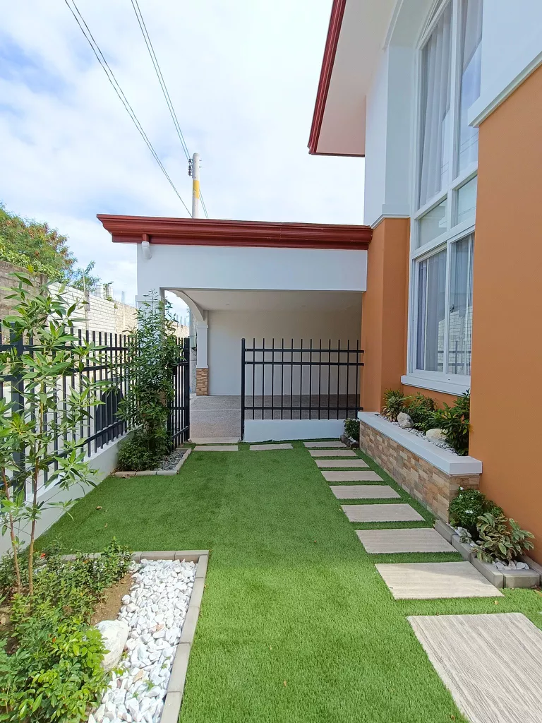Abigail - Madonna Residences