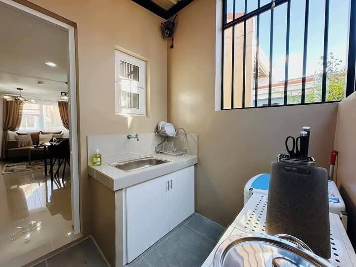 Townhouse Royale - Xevera Mabalacat