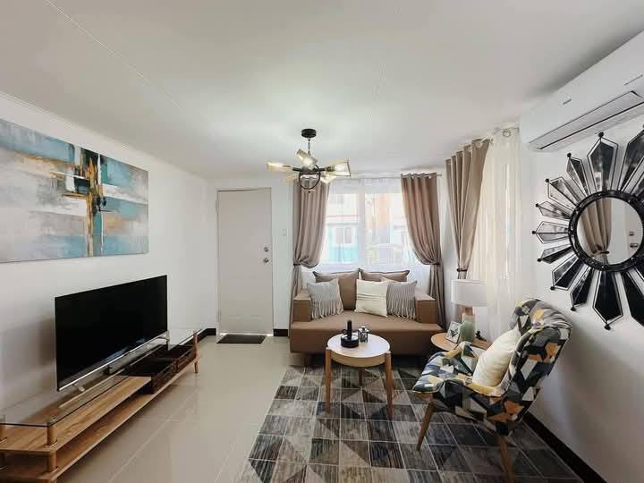 Townhouse Royale - Xevera Mabalacat