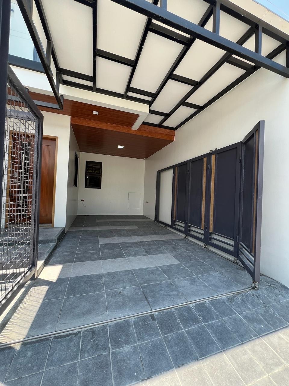 7.3 Million 3 Bedroom Townhouse with Loft
