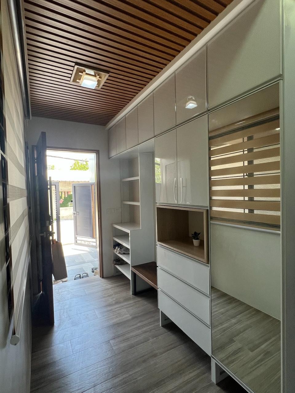 7.3 Million 3 Bedroom Townhouse with Loft