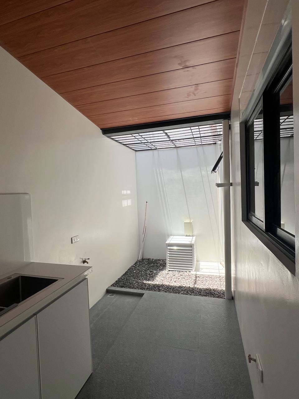 7.3 Million 3 Bedroom Townhouse with Loft