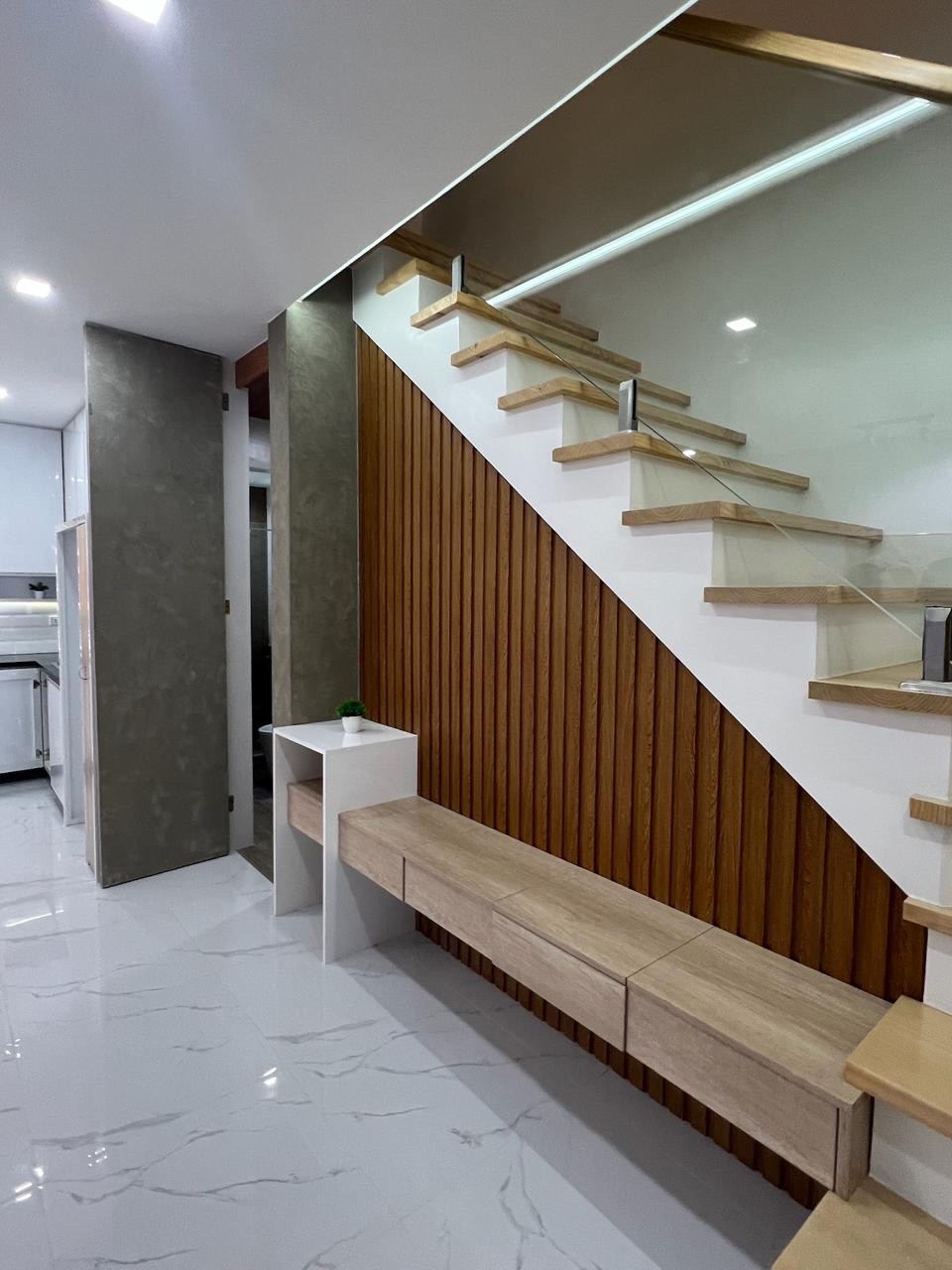 7.3 Million 3 Bedroom Townhouse with Loft