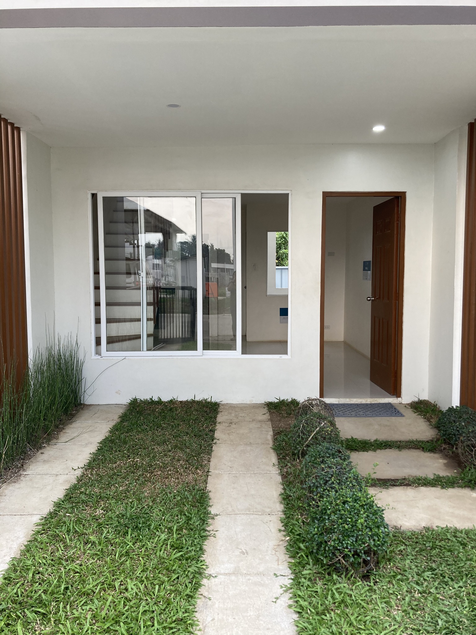 Townhouse End Unit - Ecoverde Homes Lipa