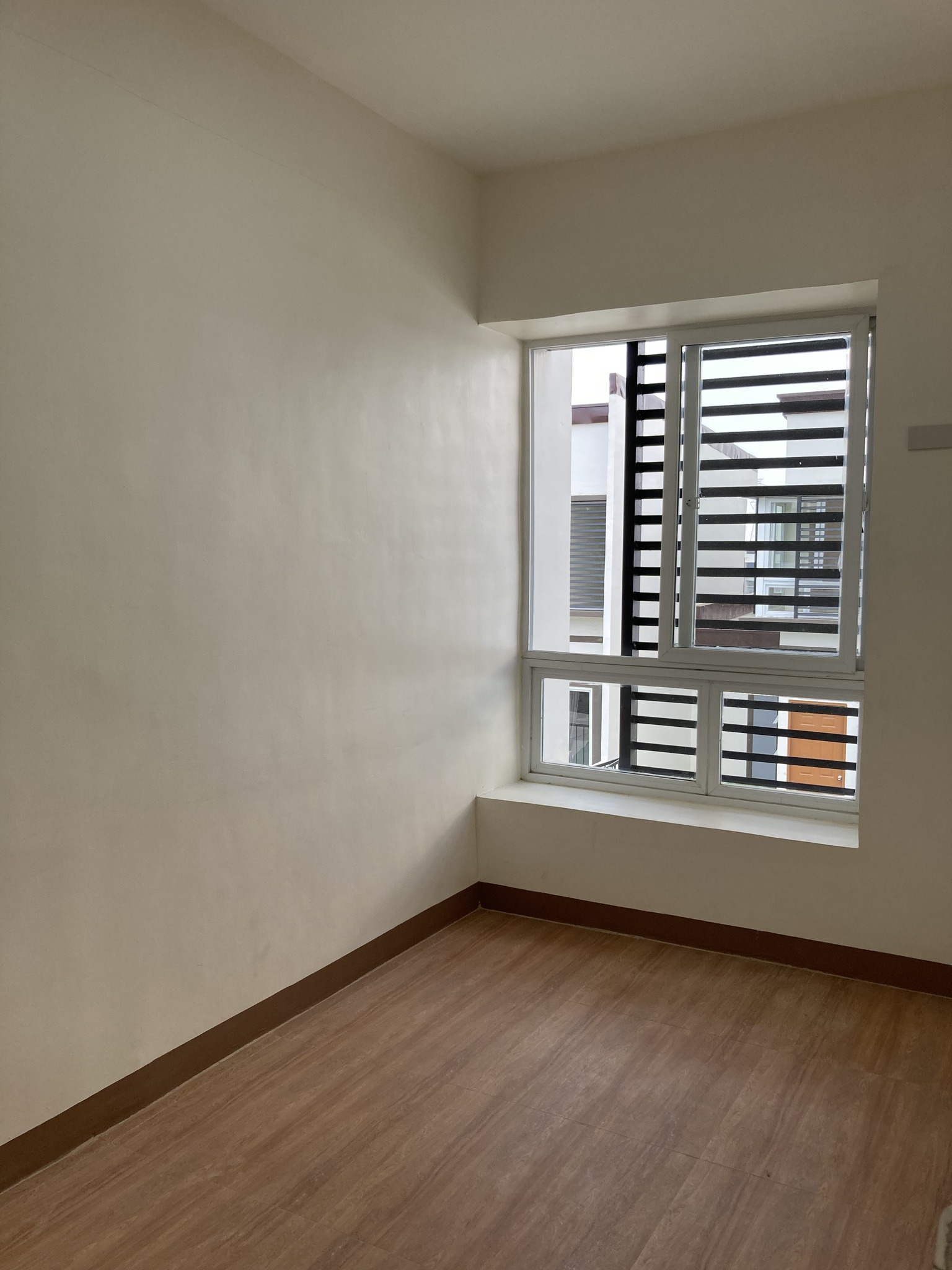 Townhouse End Unit - Ecoverde Homes Lipa