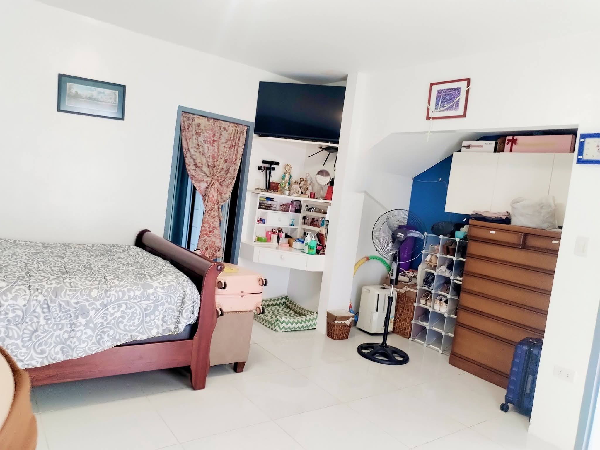 Corner two storey house and lot with swimming pool