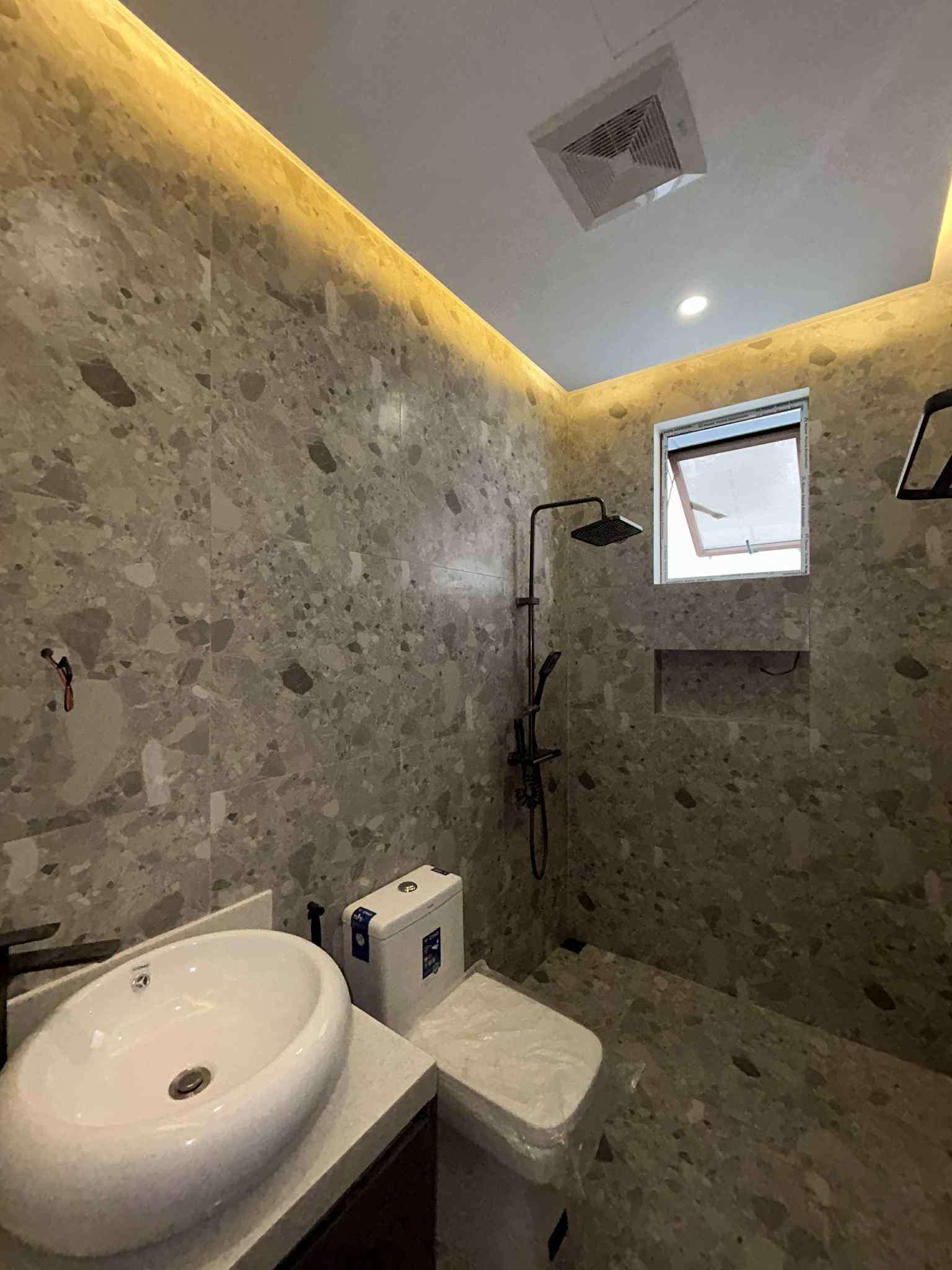 Brandnew Modern House For Sale