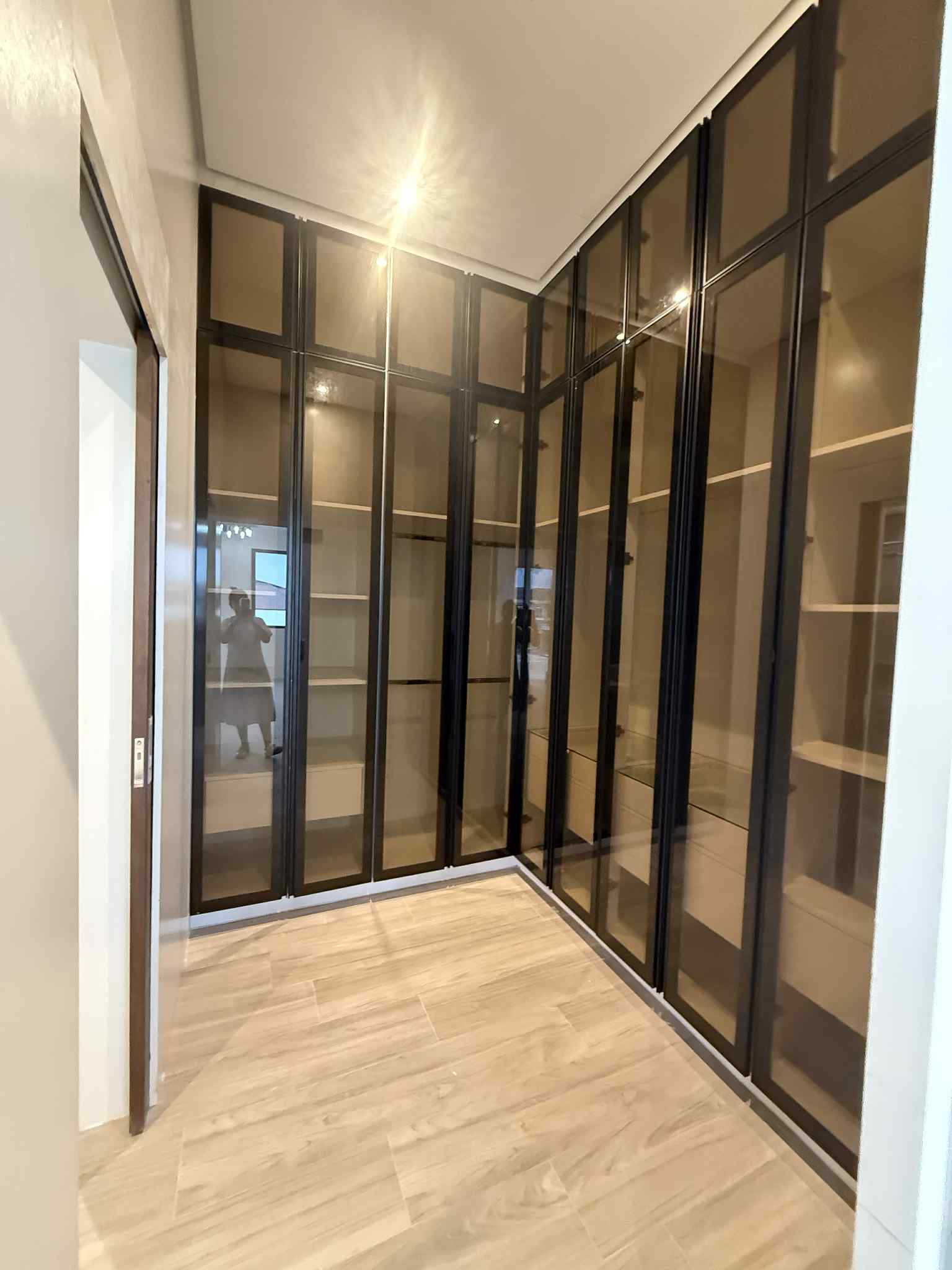 Brandnew Modern Contemporary Spacious Home