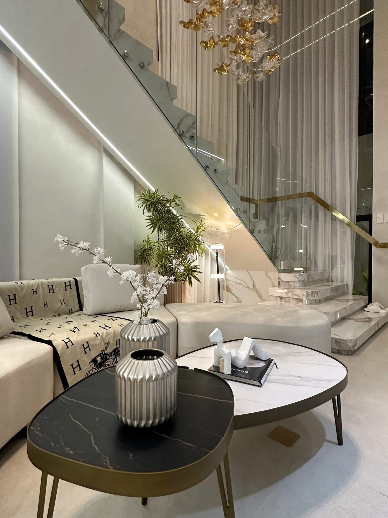 LUXURY HOUSE AND LOT FOR SALE
