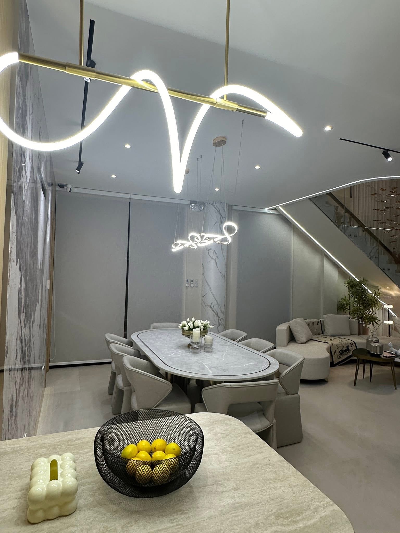 LUXURY HOUSE AND LOT FOR SALE