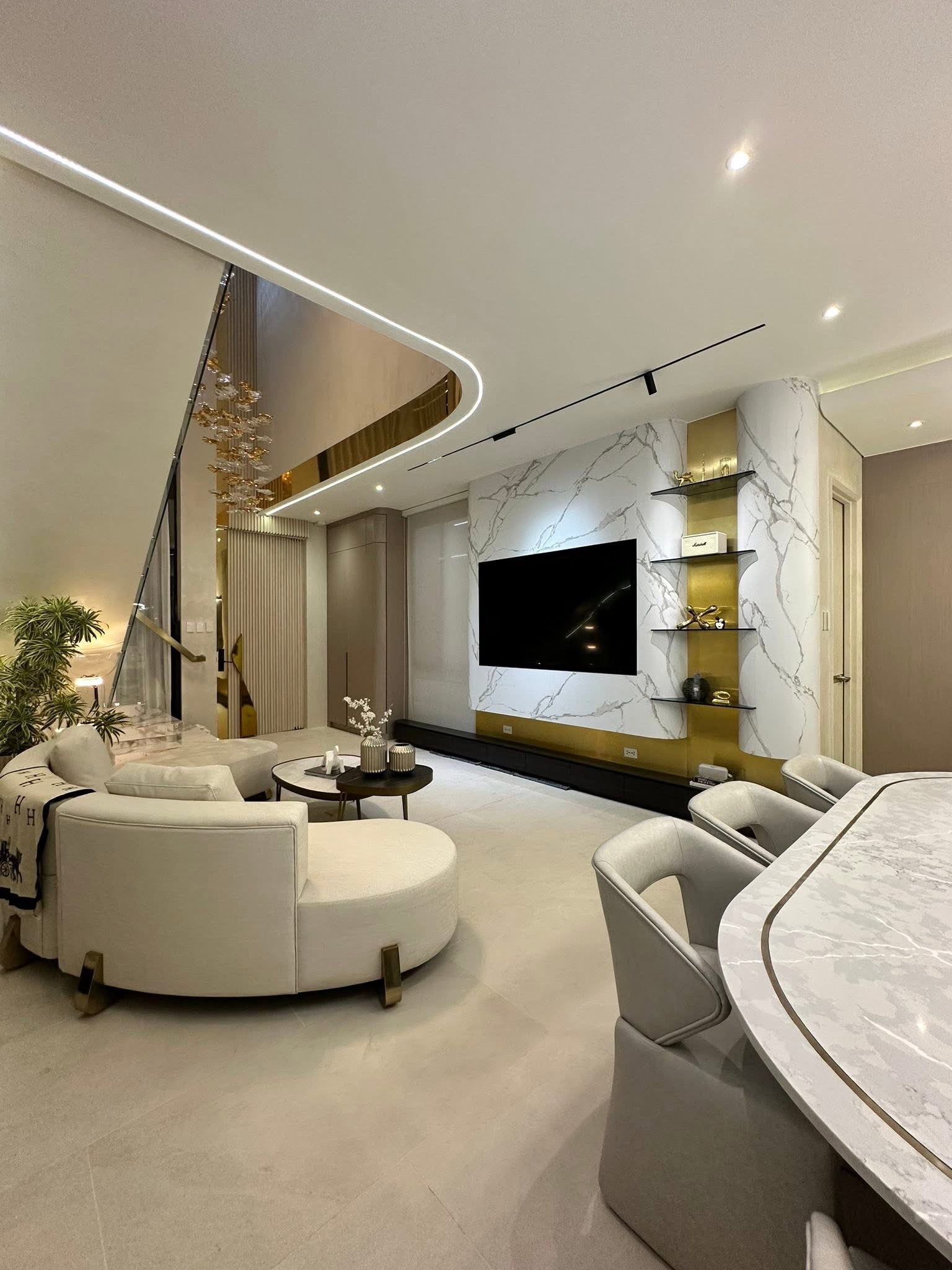 LUXURY HOUSE AND LOT FOR SALE