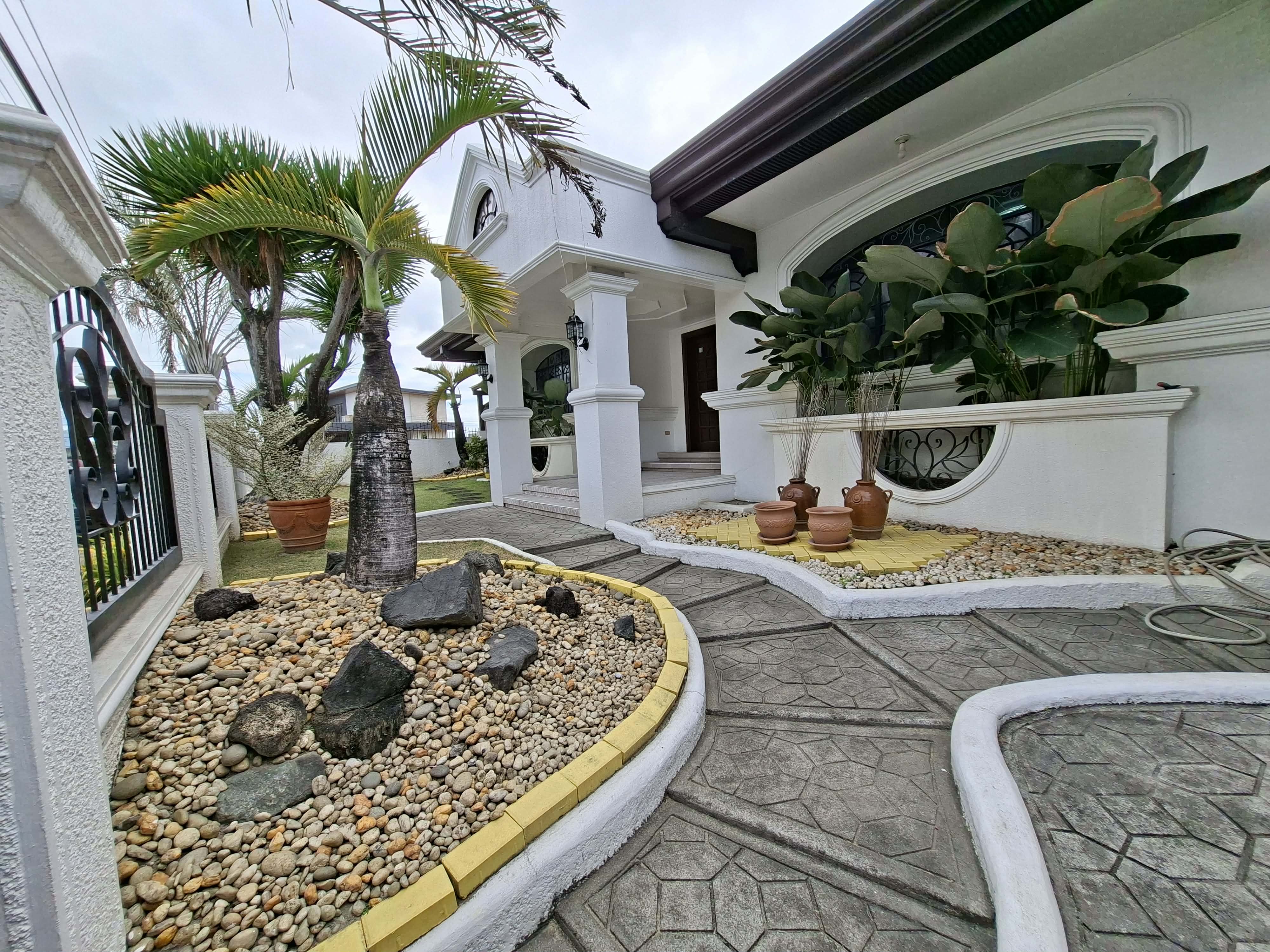 Luxury Fully Furnished Elevated Bungalow in Greenfields Sindalan, San Fernando Pampanga photo 2