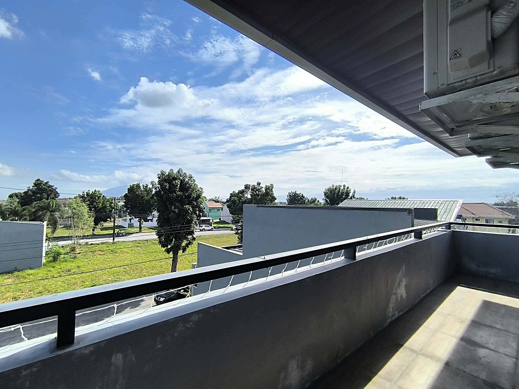 3 Storey Modern Home for Sale in Metrogate Subdivision, Angeles City photo 3