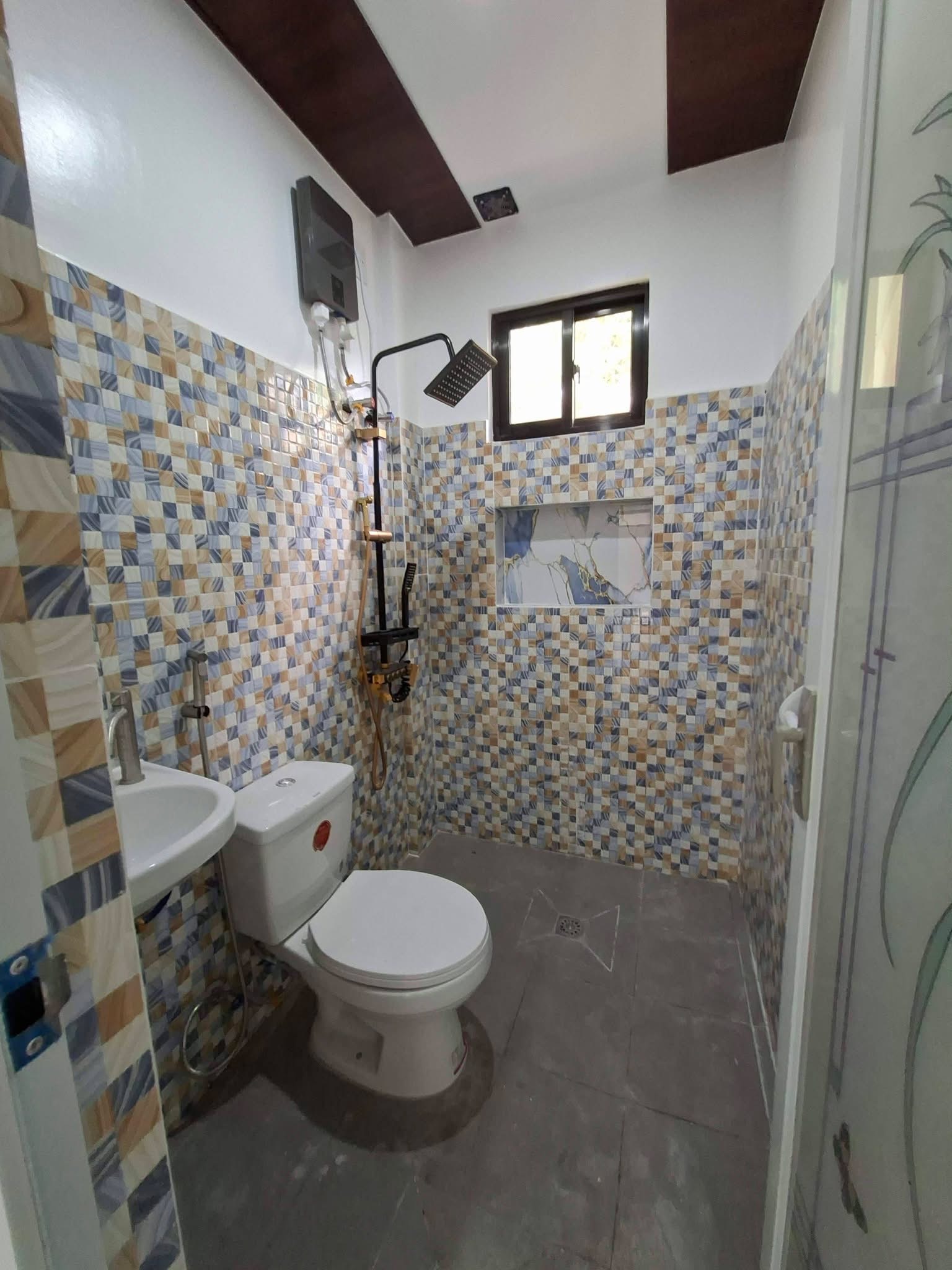 HENSONVILLE ANGELES - 3 UNIT TOWNHOUSE photo 6