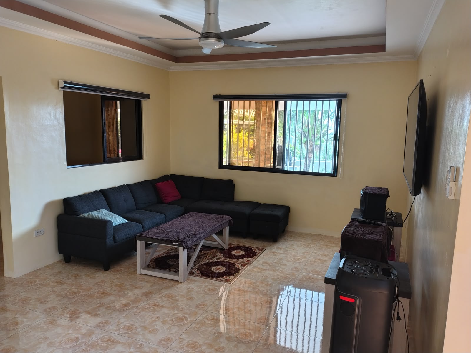 FOR SALE HUGE & SPACIOUS BUNGALOW HOUSE IN MAGALANG PAMPANGA  photo 6