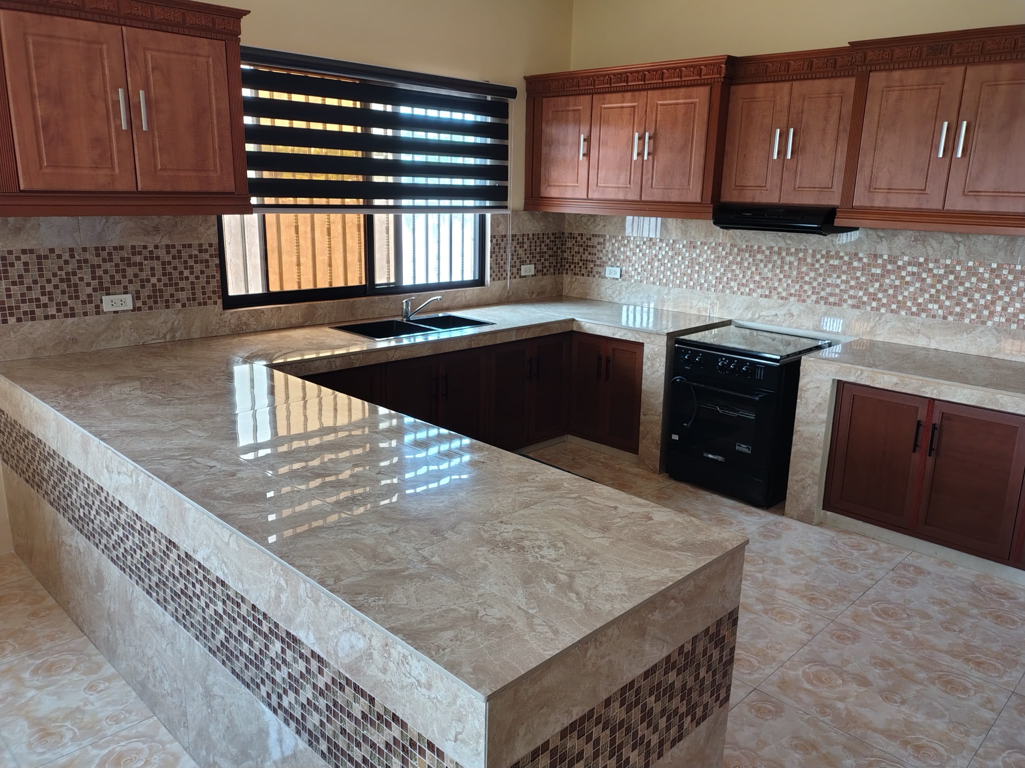 FOR SALE HUGE & SPACIOUS BUNGALOW HOUSE IN MAGALANG PAMPANGA  photo 10
