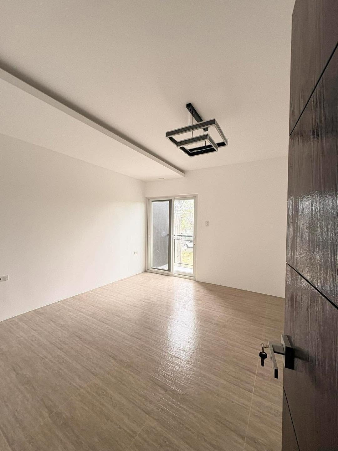 Brand New 4 Bedroom House with Pool  photo 5