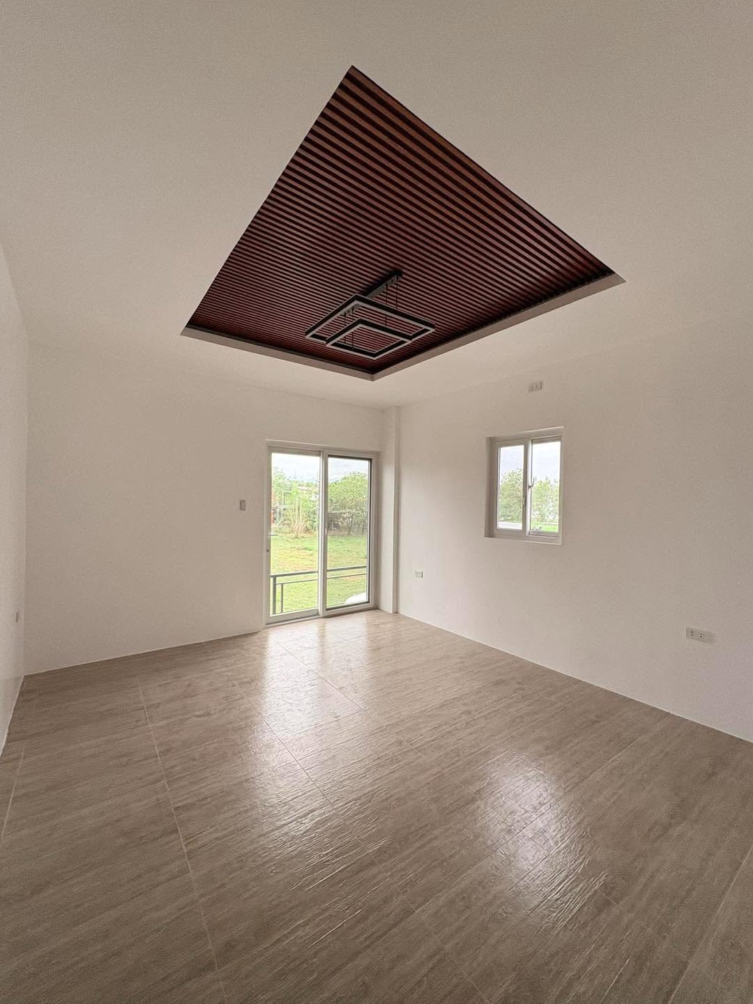 Brand New 4 Bedroom House with Pool  photo 6