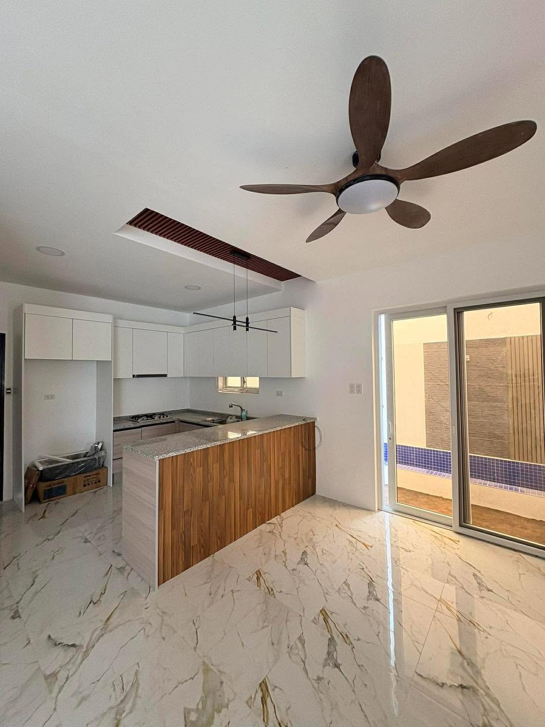 Brand New 4 Bedroom House with Pool  photo 8